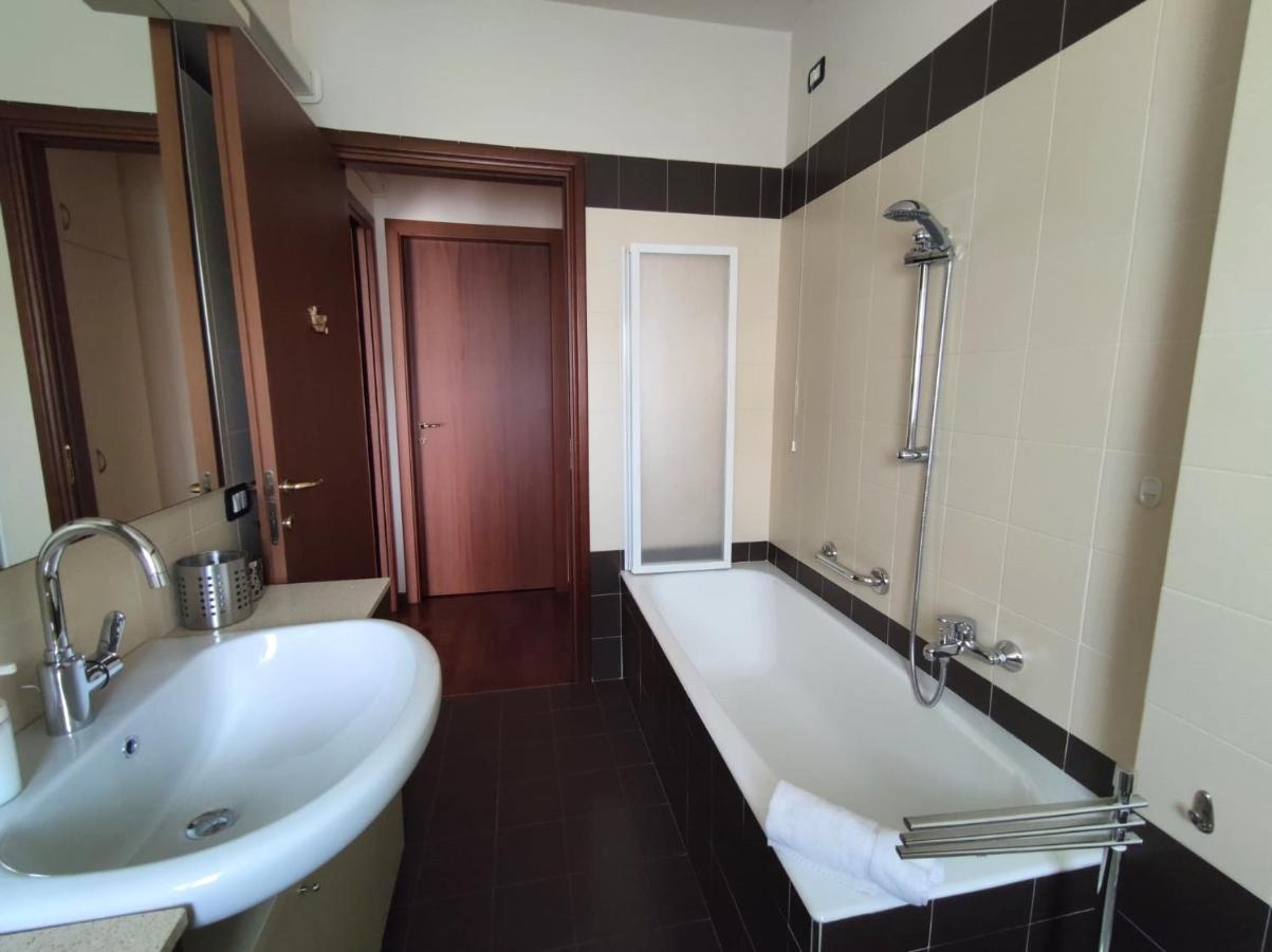 Appartamento Magnolia - Immobili E Soluzioni Rent Bergamo Dış mekan fotoğraf